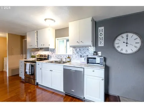 310 Cottonwood Street Gaston OR 97119