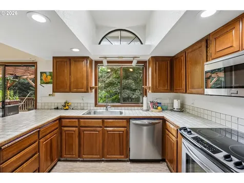 13620 SW Fern Street Portland OR 97223
