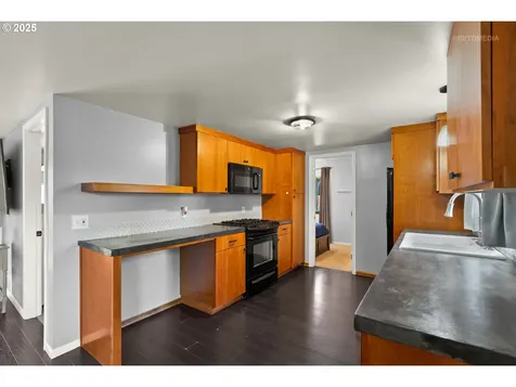 1427 N Davis Street Cornelius OR 97113