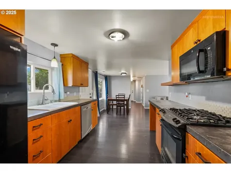 1427 N Davis Street Cornelius OR 97113