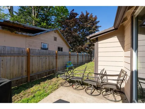 1427 N Davis Street Cornelius OR 97113