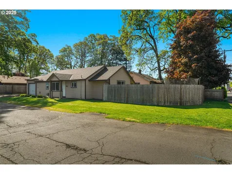 1427 N Davis Street Cornelius OR 97113