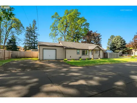 1427 N Davis Street Cornelius OR 97113