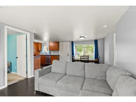 1427 N Davis Street Cornelius OR 97113