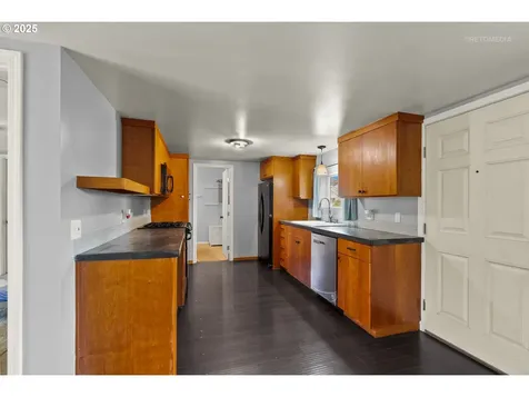1427 N Davis Street Cornelius OR 97113