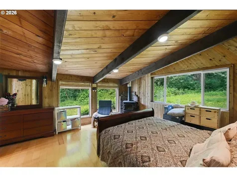 96863 Larson Lane North Bend OR 97459
