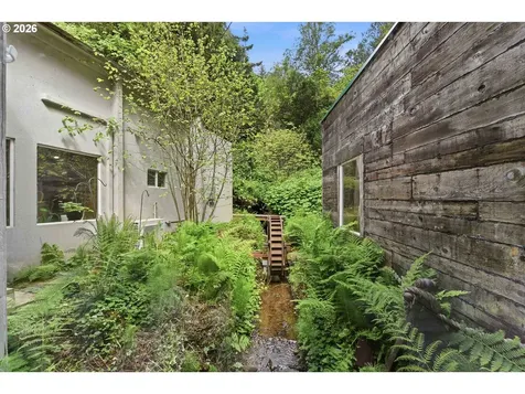 96863 Larson Lane North Bend OR 97459