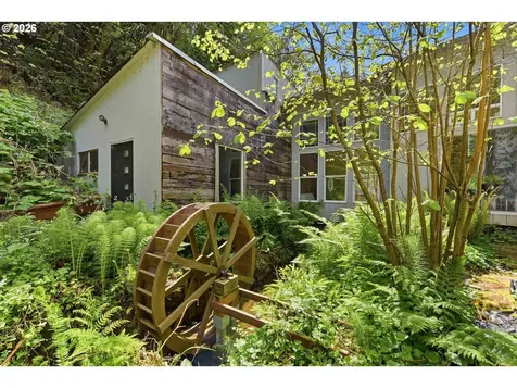 96863 Larson Lane North Bend OR 97459