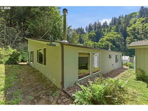 96863 Larson Lane North Bend OR 97459