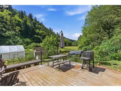 96863 Larson Lane North Bend OR 97459