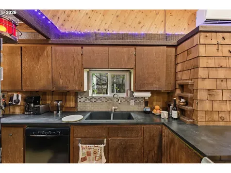 96863 Larson Lane North Bend OR 97459