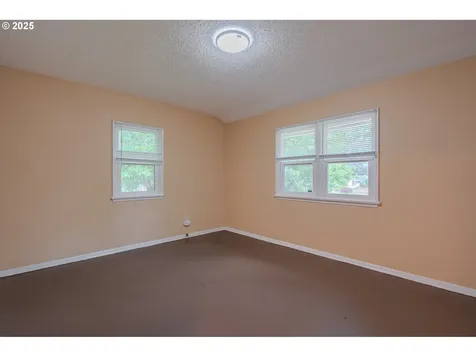 3211 E 17th Street Vancouver WA 98661