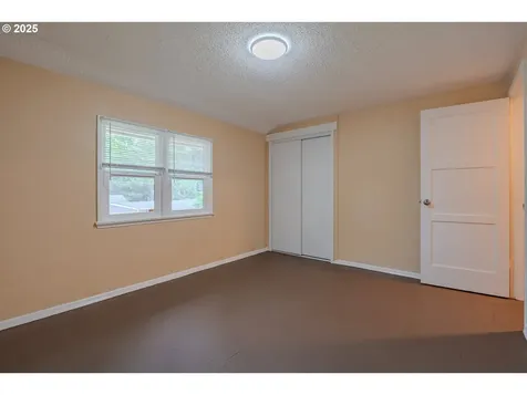 3211 E 17th Street Vancouver WA 98661