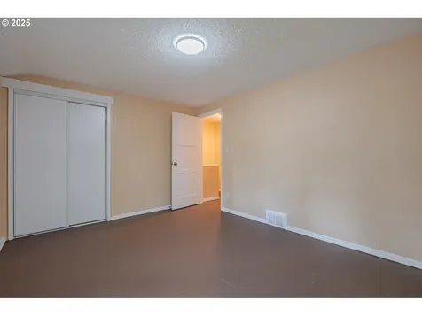 3211 E 17th Street Vancouver WA 98661