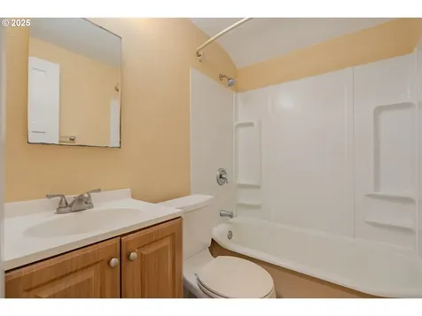 3211 E 17th Street Vancouver WA 98661