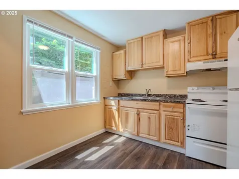 3211 E 17th Street Vancouver WA 98661
