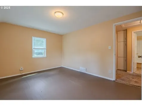 3211 E 17th Street Vancouver WA 98661
