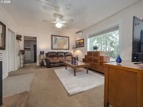 336 N 5th Street Carlton OR 97111