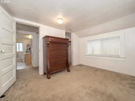 336 N 5th Street Carlton OR 97111