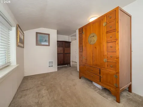 336 N 5th Street Carlton OR 97111
