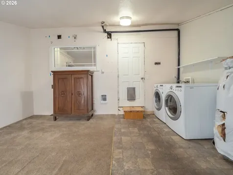 336 N 5th Street Carlton OR 97111
