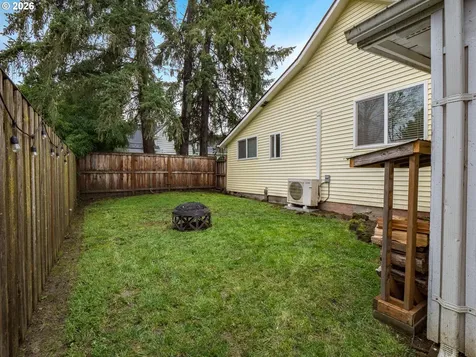 336 N 5th Street Carlton OR 97111