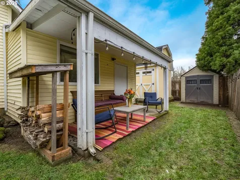 336 N 5th Street Carlton OR 97111