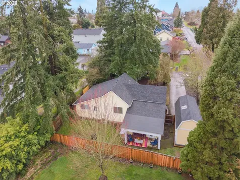 336 N 5th Street Carlton OR 97111