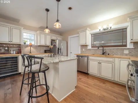 336 N 5th Street Carlton OR 97111