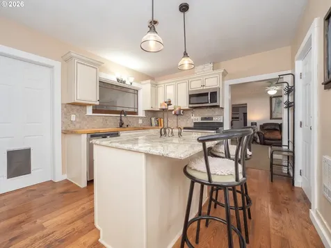 336 N 5th Street Carlton OR 97111