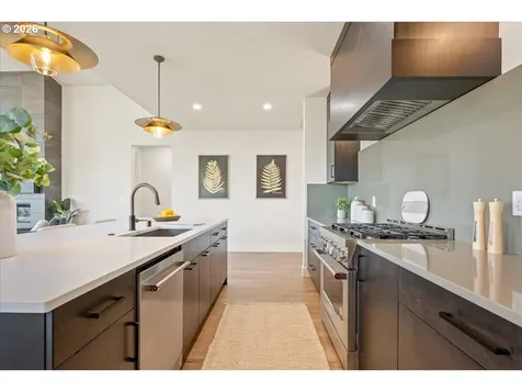 750 N V Street Washougal WA 98671