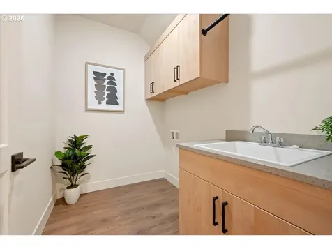 750 N V Street Washougal WA 98671