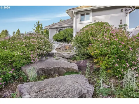 211 Alderwood Drive Chehalis WA 98532