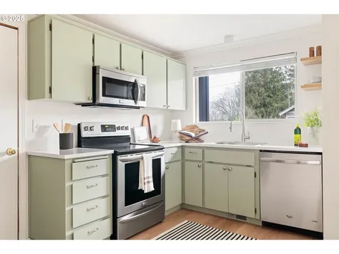 5428 SE 100th Avenue Portland OR 97266