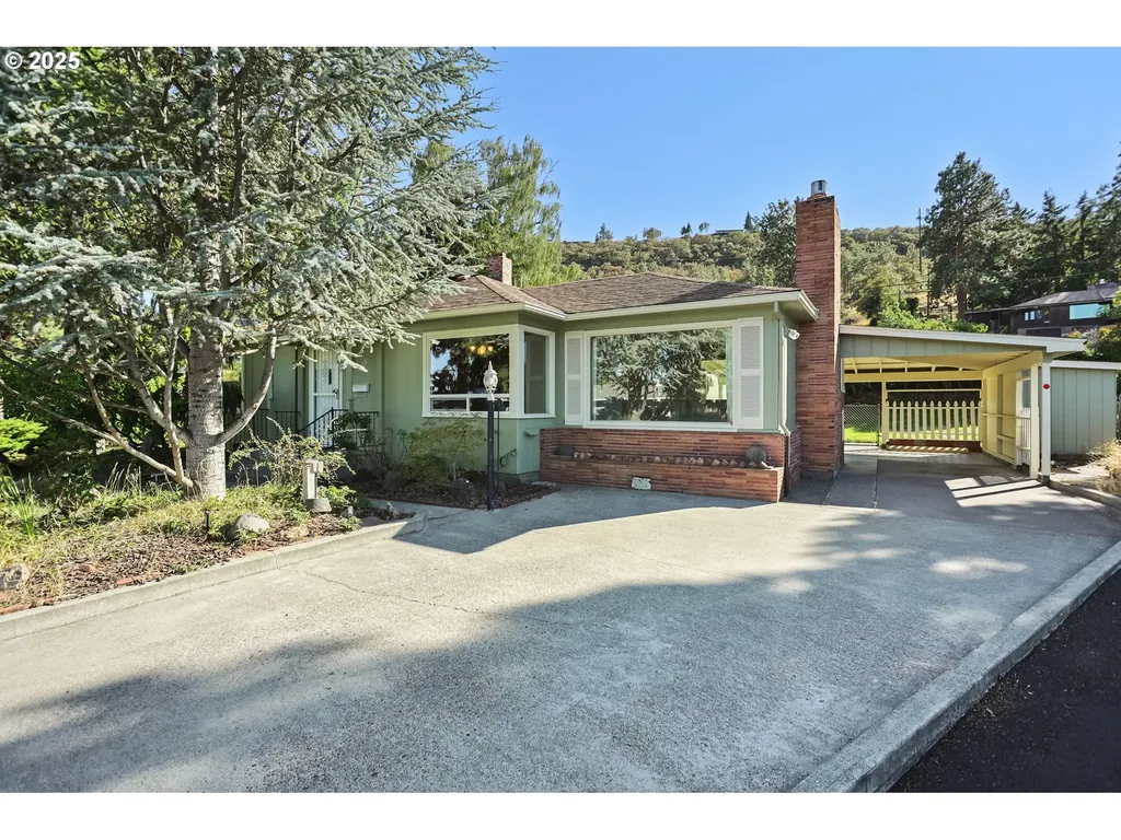 1622 W 12th Street The Dalles OR 97058