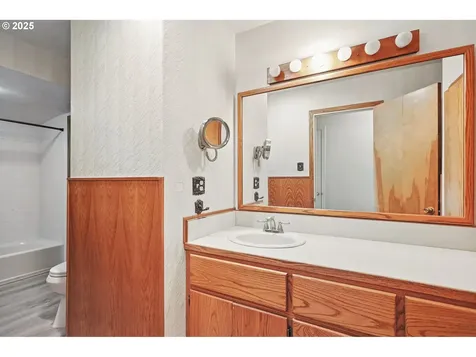 1622 W 12th Street The Dalles OR 97058