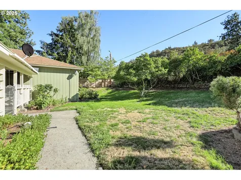 1622 W 12th Street The Dalles OR 97058