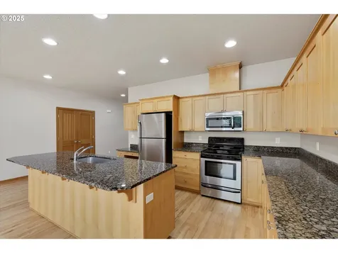 920 N Ivy Street Canby OR 97013