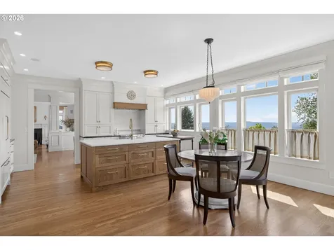 8435 NW Hazeltine Street Portland OR 97229