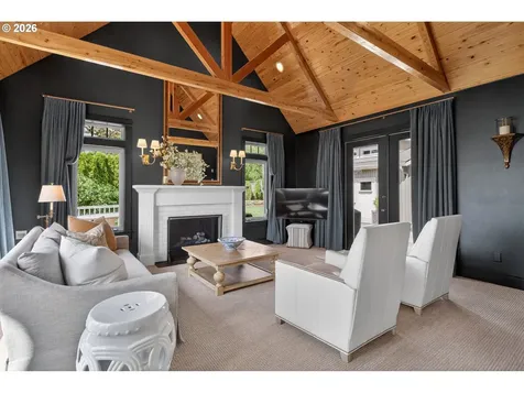 8435 NW Hazeltine Street Portland OR 97229