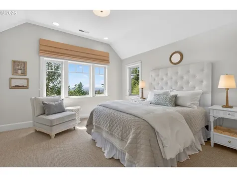 8435 NW Hazeltine Street Portland OR 97229