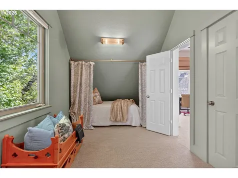 8435 NW Hazeltine Street Portland OR 97229