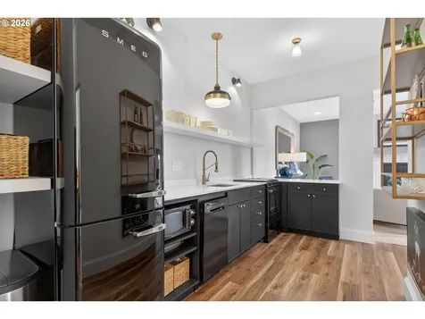 8435 NW Hazeltine Street Portland OR 97229