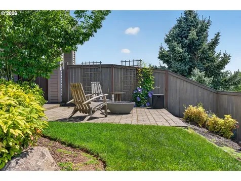 8435 NW Hazeltine Street Portland OR 97229