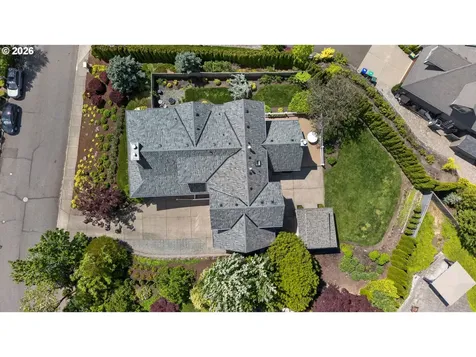8435 NW Hazeltine Street Portland OR 97229