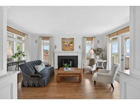 8435 NW Hazeltine Street Portland OR 97229