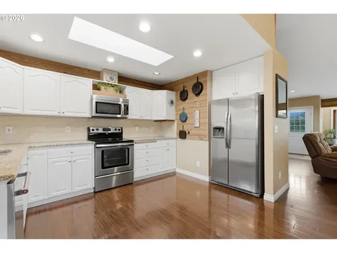1315 High Street Gladstone OR 97027