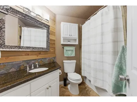 1315 High Street Gladstone OR 97027