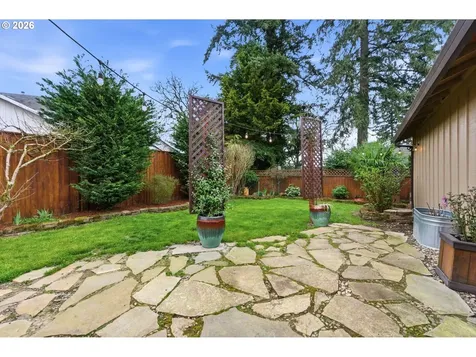 1315 High Street Gladstone OR 97027