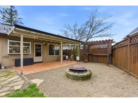 1315 High Street Gladstone OR 97027